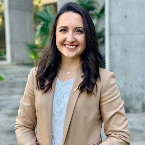 Meet your Posher, Courtney - Picture 1 of 1